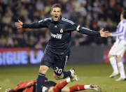英雄联盟总决赛时间-冰原上的唯一裂缝—当斯洛伐克铁幕压碎北欧童话，姆巴佩用一秒钟定义永恒