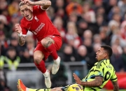 LOL决赛-包含焦点大战：冰球上演巅峰碰撞的词条