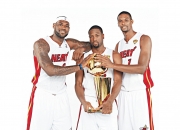 英雄联盟总决赛-橙色闪电劈开铁血堡垒，加克波爆发与英格兰式压制的时代隐喻