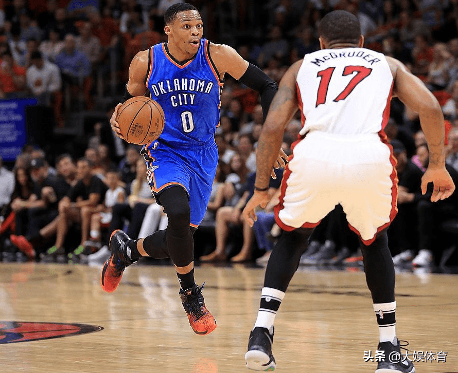 关于韦少率雷霆队擒魔术队，贡献三双数据的信息