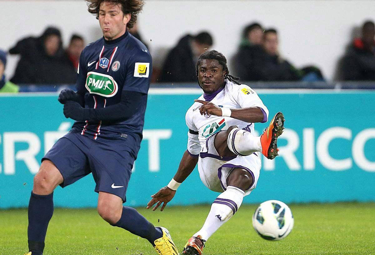 包含图卢兹队在主场战胜劲旅，豪取三分的词条