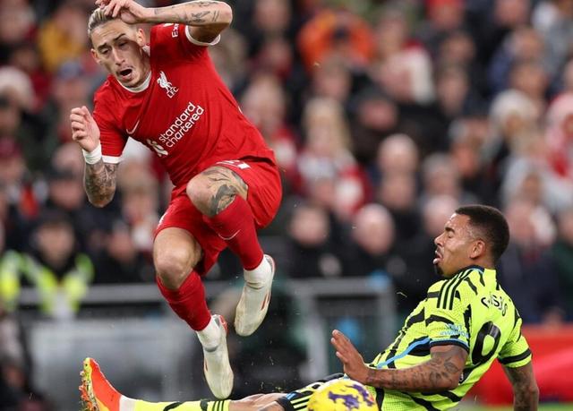 包含焦点大战:冰球上演巅峰碰撞的词条 包含焦点大战:冰球上演巅峰碰撞的词条