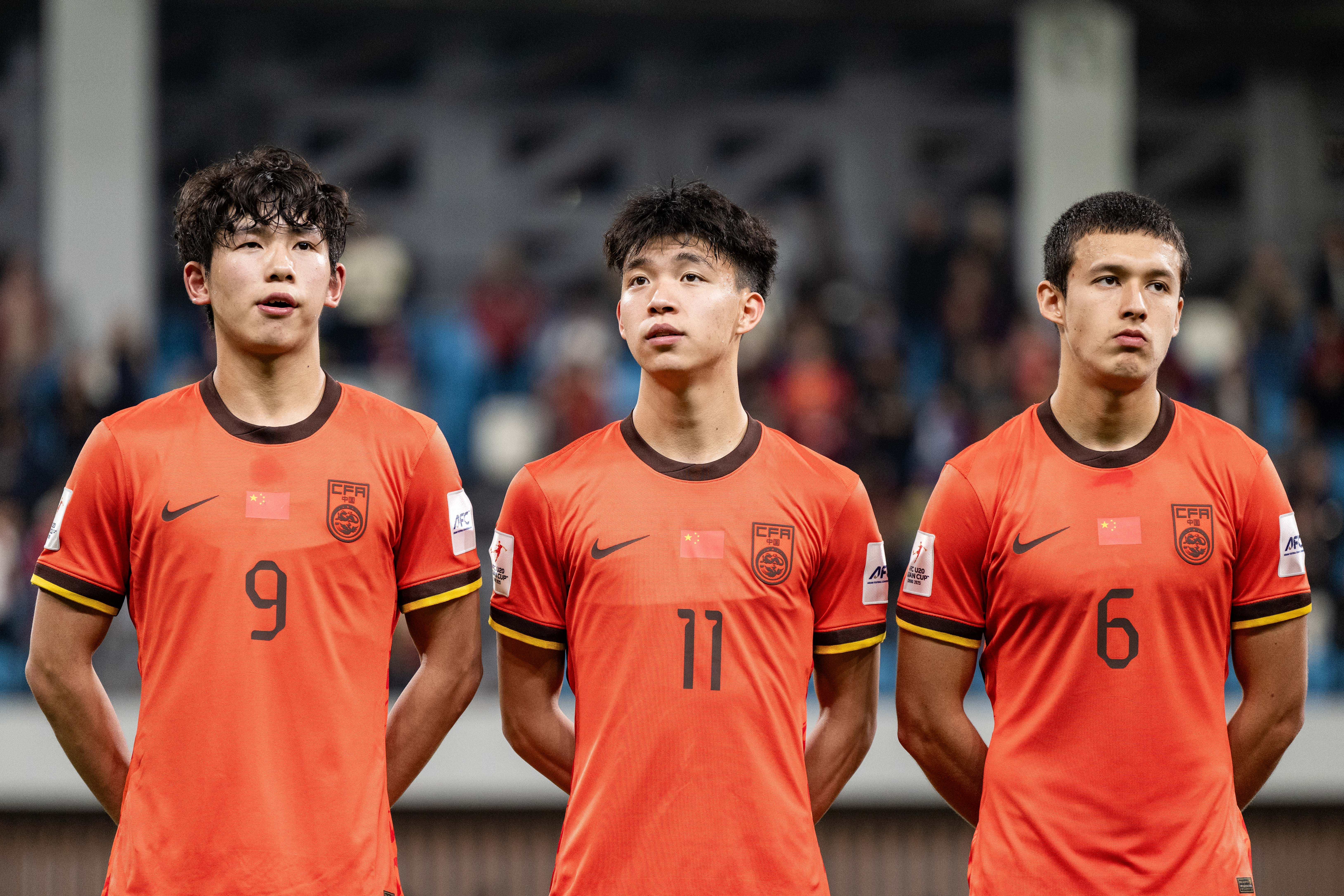 包含世界赛舞台，亚洲杯代表国家出征荣耀的词条