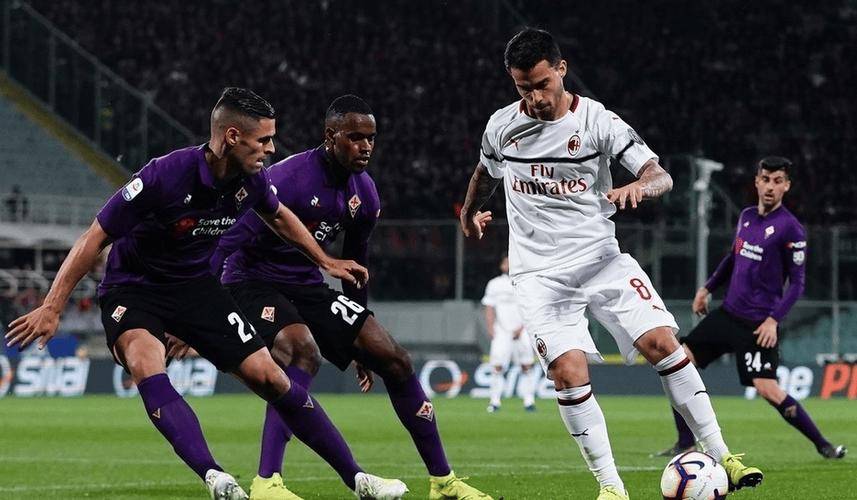 AC米兰战胜对手进军下一轮比赛