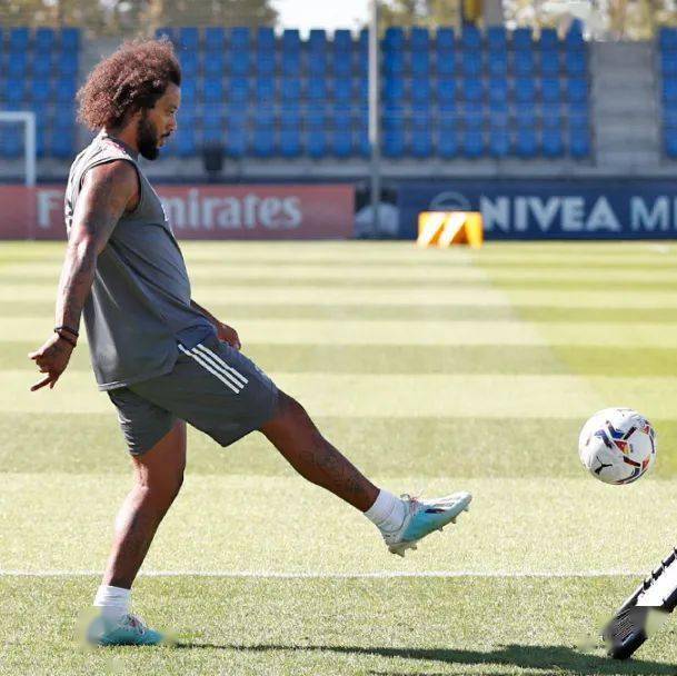 乌克兰完胜墨西哥，卡瓦哈尔带队取胜