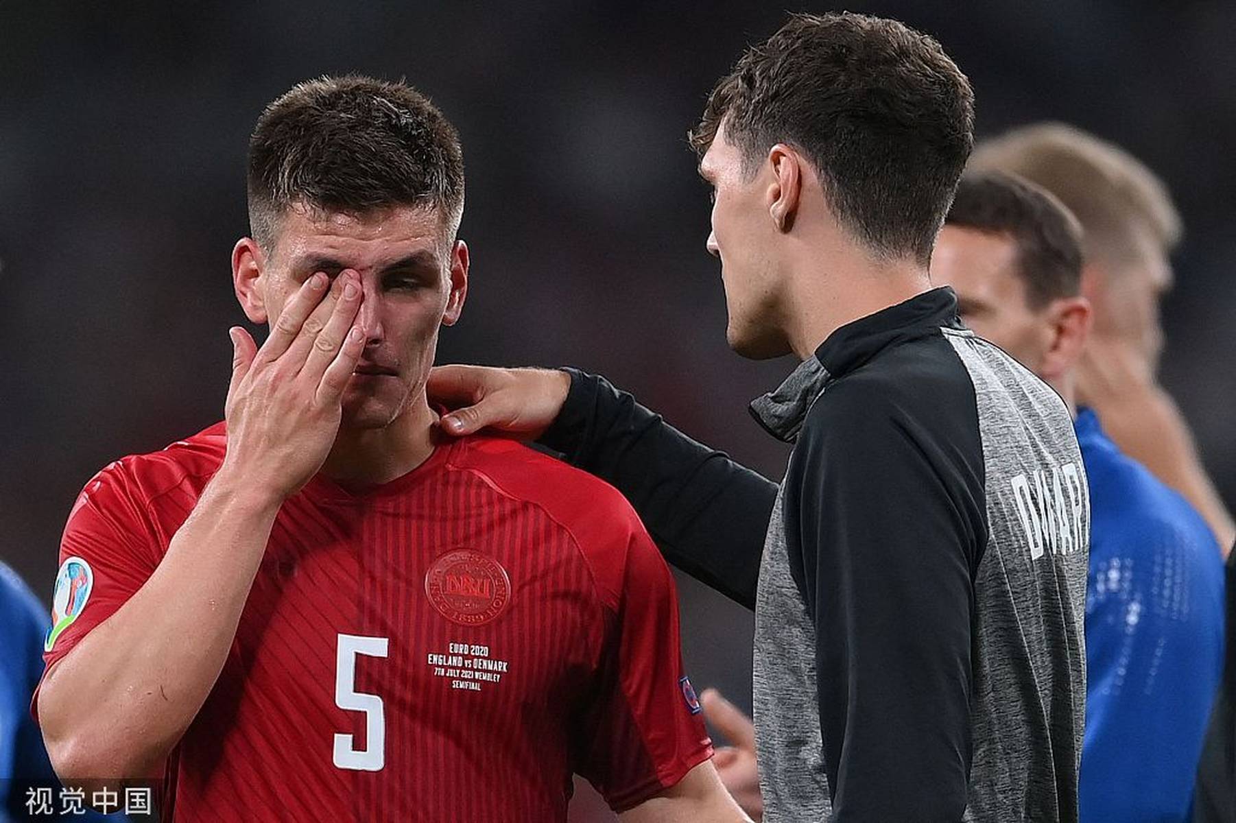 丹麦队鏖战德国队，郑思维统治全场