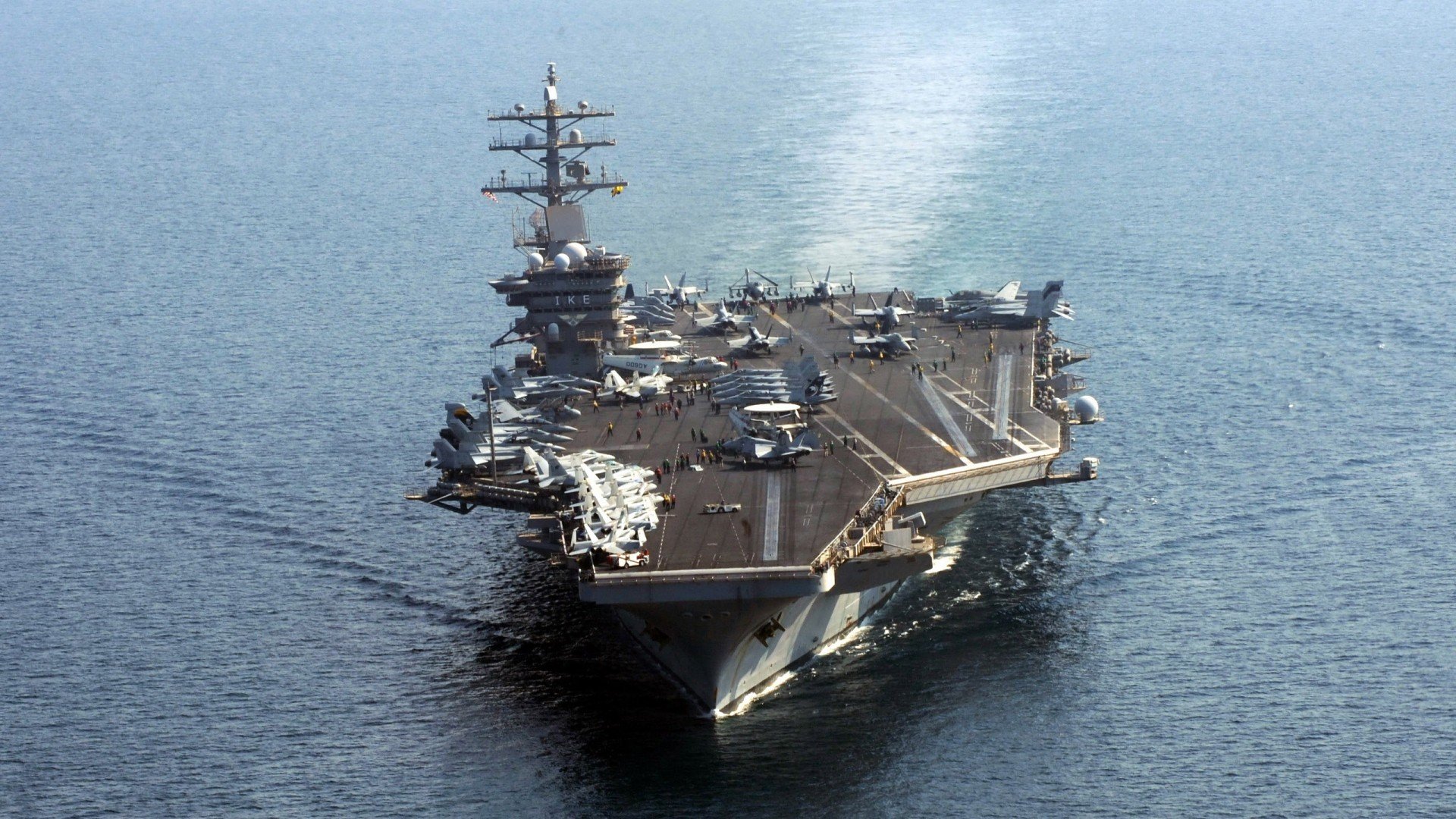 荷兰风暴席卷欧陆，德甲争冠焦点战与欧冠赛场上的橙色印记