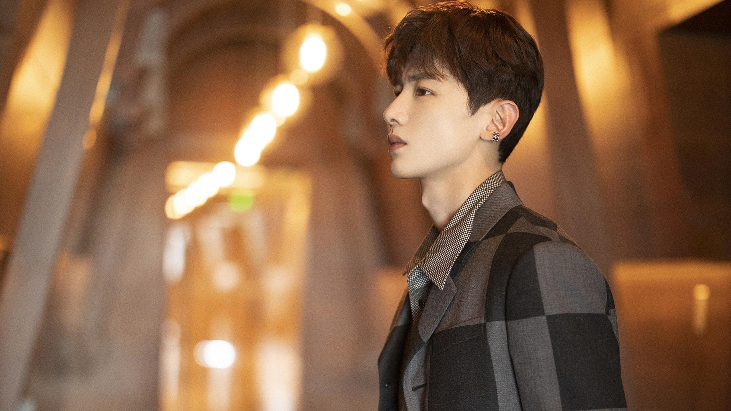 冰岛绝杀加纳，德布劳内主宰排名战，足球世界的双重震撼